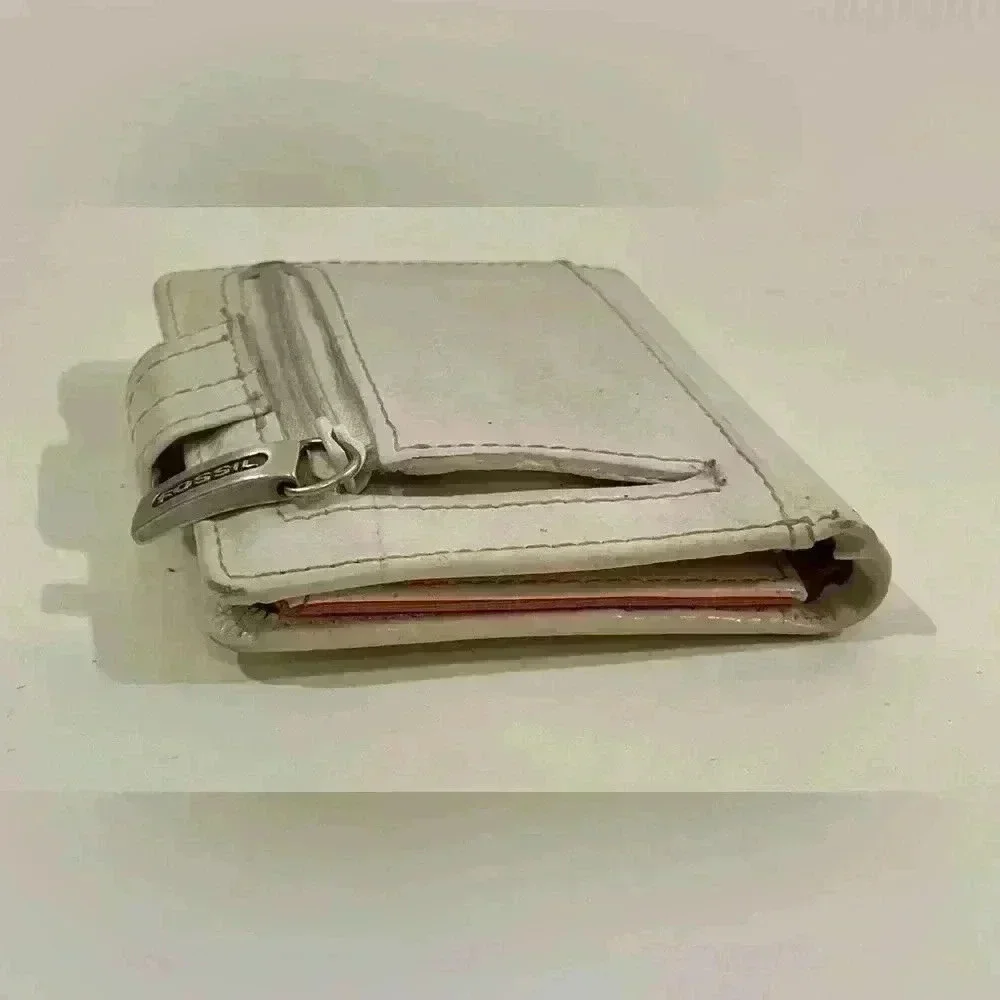 Fossil Women’s  Logan Mini Multifunction‎ Leather White Wallet